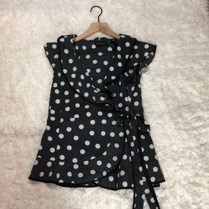 Axcess Liz Claiborne wrap top black & white M